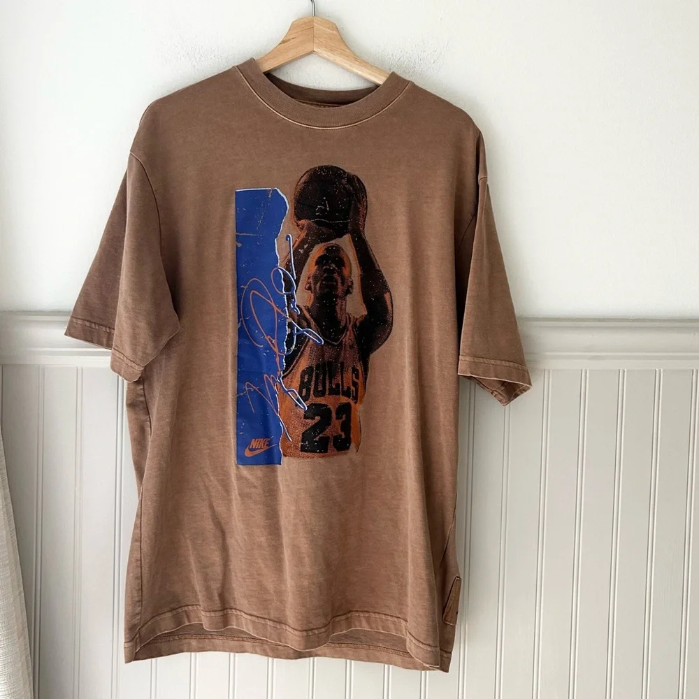 Men’s Jordan Flight Heritage 85 Tan Size Medium Tee Shirt
